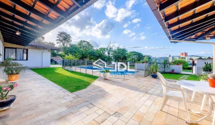Casa com 4 dormitórios à venda, 366 m² por R$ 1.650.000,00 - Garcia - Blumenau/SC