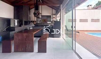 Casa com 3 dormitórios à venda, 298 m² por R$ 1.799.000,00 - Escola Agrícola - Blumenau/SC