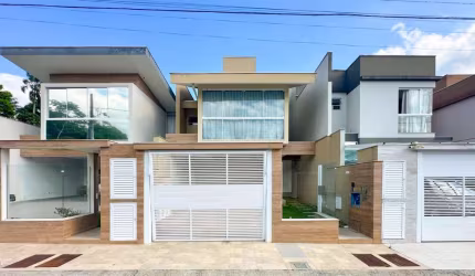Casa com 2 dormitórios à venda, 205 m² por R$ 1.350.000,00 - Velha - Blumenau/SC