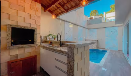 CASA COM 3 SUÍTES NA VELHA CENTRAL EM BLUMENAU