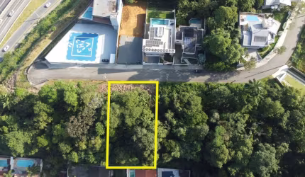 Amplo terreno em loteamento alto padrão no bairro Velha pertinho do centro, venha conferir!