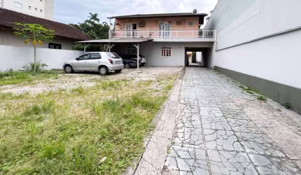 Terreno à venda, 636 m² por R$ 1.800.000,00 - Velha - Blumenau/SC