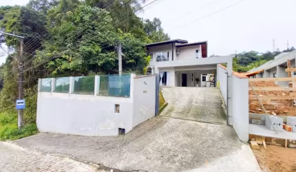 Casa com 3 dormitórios à venda, 180 m² por R$ 690.000,00 - Ponta Aguda - Blumenau/SC