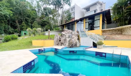 Casa com 6 dormitórios à venda, 725 m² por R$ 3.990.000,00 - Escola Agrícola - Blumenau/SC