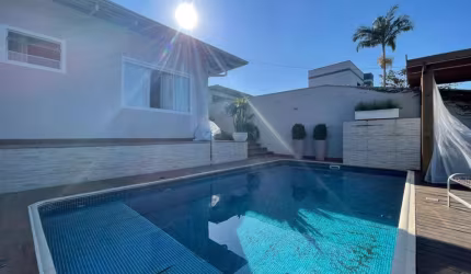 Casa com 3 dormitórios à venda, 227 m² por R$ 790.000,00 - Itoupavazinha - Blumenau/SC