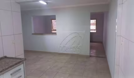 Casa Bairro Vila Prudente, próximo ao Pronto Socorro, com 02 dormitórios. Desocupada.