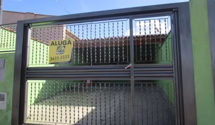 Casa com 3 dormitórios para alugar por R$ 1.269,90 - Centro - Charqueada/SP