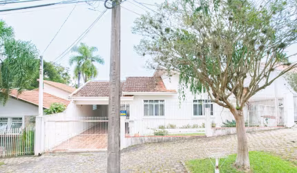 Casa com 4 quartos à venda na Rua Senador Nereu Ramos, Guabirotuba, Curitiba, 207 m2 por R$ 1.350.000