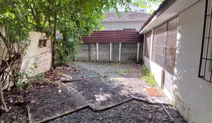 CASA - FUNDOS - PRADO VELHO -70M2