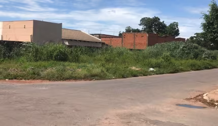 TERRENO de Esquina - a 3 minutos do Aeroporto
