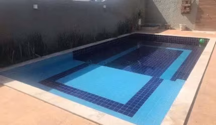 Sobrado a venda no bairro Jardim shangri-lá