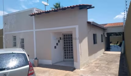 EXCELENTE CASA NA ALAMEDA JULIO MULLER COM AMPLO TERRENO NA LATERAL