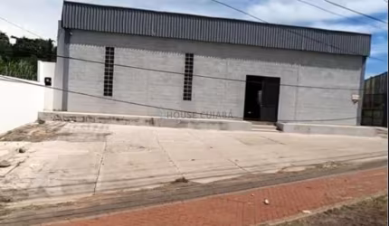 VENDO Galpão Na Av. Feb - 3 barracões - Excelente localização
