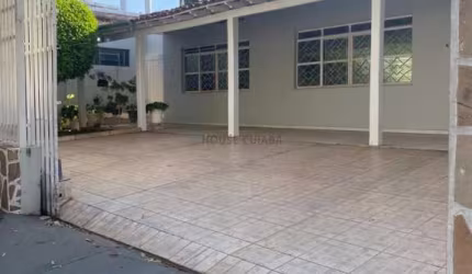 Alugo Casa Comercial com 5 salas - Localização Privilegiada