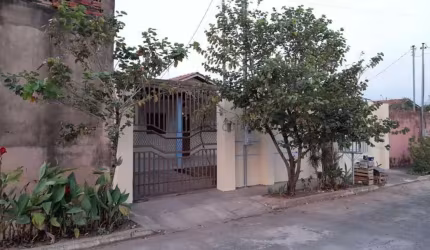 Casa com 2 quartos à venda na Rua Dez, sn, Loteamento Belita Costa Marques, Cuiabá, 200 m2 por R$ 250.000