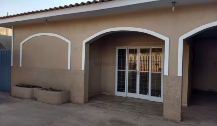 Casa com 3 quartos à venda na Avenida Alzira Santana, 385 b, Centro Sul, Várzea Grande, 214 m2 por R$ 499.000