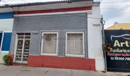 Casa comercial com 3 salas, cozinha, banheiro, recepção e área de descanso, perf