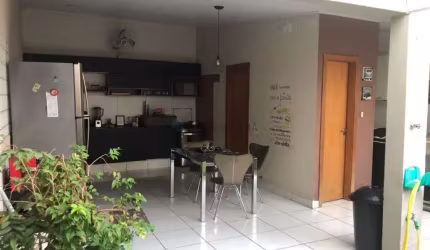 CASA NO BAIRRO TIJUCAL
