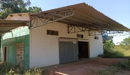 Barracão medindo 300 M², nas margens da rodovia do capão grande