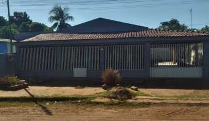 CASA  A  VENDA  EM  STO ANTONIO LEVERGER