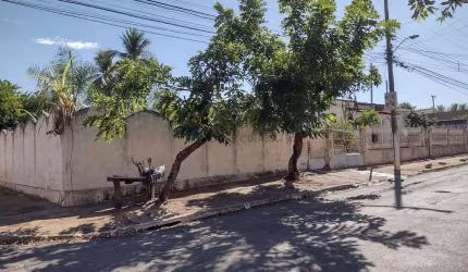 Vendo Casa Grande com 6 KitNet de Esquina no Jardim Paulista