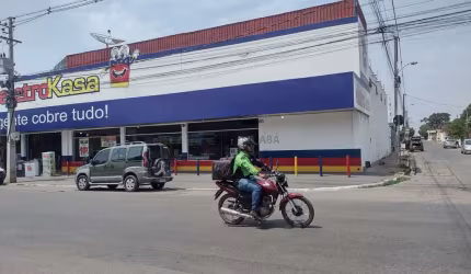 Vendo Prédio Comercial na Avenida Principal do Pedra 90