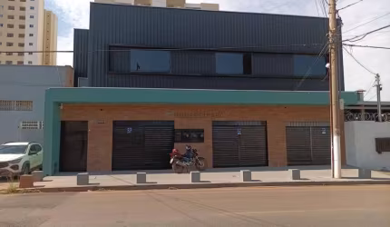 sobrado comercial com excelente localização na Av. principal do bairro morada do