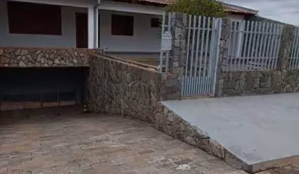 Casa no Condomínio Santorini