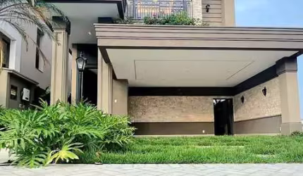 Sobrado Neoclássico no Condomínio Florais do Parque