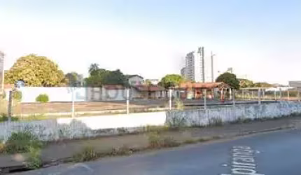 Terreno no centro Norte da cidade de Cuiabá MT, medindo 3.800 M² esquina
