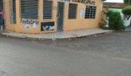 Vendo casa com ponto comercial