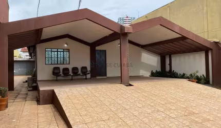 Vendo Casa Comercial No Bairro Araés
