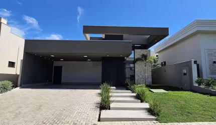 Vendo Casa Térrea com 3 quartos - Florais do Valle