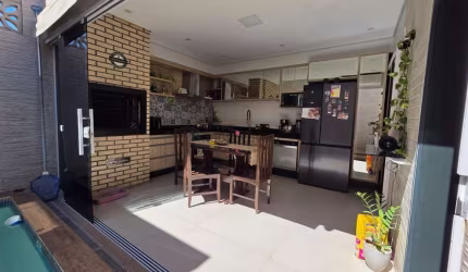 Casa com Piscina em Condomínio Fechado no Condomínio Rubi em Várzea Grande