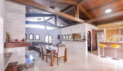 Casa à venda, 4 quartos, 1 suíte, 6 vagas, Mercês - Curitiba/PR