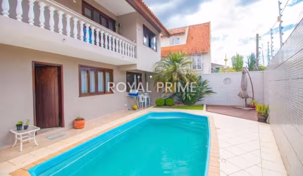 Sobrado Triplex em Condomínio com Quintal e Piscina e 3 dormitórios à venda, 228 m² por R$ 970.000 - Santa Felicidade - Curitiba/PR