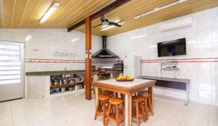 Sobrado com 3 dormitórios à venda, 230 m² por R$ 832.500,00 - Centro - Piraquara/PR