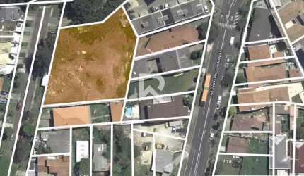 Terreno ZR3 á Venda com 1.995m² em rua sem saída no bairro Ahú.