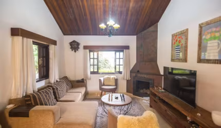 Casa à venda, 4 quartos e 2 vagas, 1073m2 - Bosque Merhy - Quatro Barras/PR