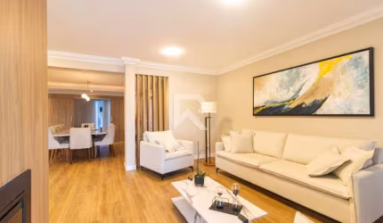 Casa Frente Rua com Jardim, 3 Pavimentos à venda, 321 m² - São Braz - Curitiba/PR