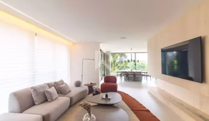 Apartamento Decorado com 3 Suítes e Área Social Integrada - Aluguel 282m² - Curitiba/PR