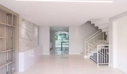 Casa de alto padrão em Condomínio Fechado com 3 Suítes e 4 Vagas - Alto Padrão - Curitiba/PR