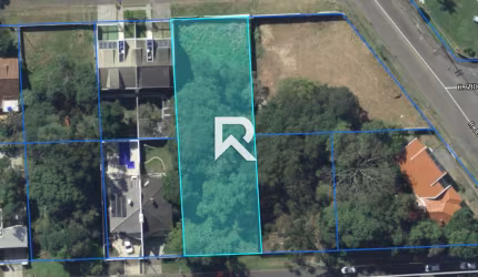 Terreno à Venda, 1.230 m², Frente para Duas Ruas – Vista Alegre – Curitiba/PR
