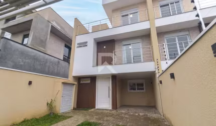 Casa Térrea com Jardim, 4 quartos e 2 vagas à venda – Santo Inácio - Curitiba/PR