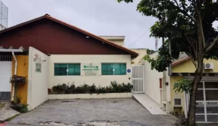 Casa comercial com 6 salas 2 vagas a venda na Super Quadra Morumbi