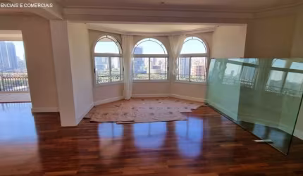 Apartamento com 4 suítes 5 vagas a venda no Panamby