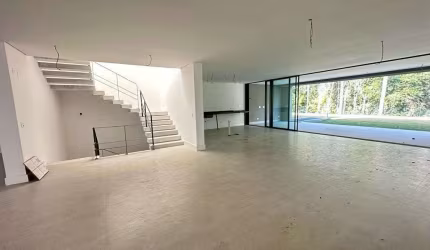 Casa com 4 suítes 6 vagas a venda na Chácara Santo Antônio