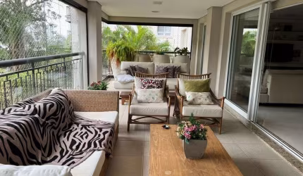Apartamento com 4 suítes 5 vagas a venda no Panamby