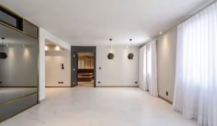 Apartamento a venda em Moema