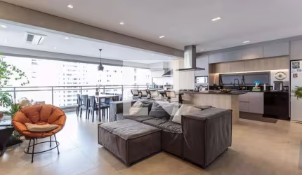 Apartamento com 3 suítes 2 vagas a venda em Moema